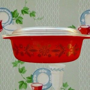 Vintage Pyrex Pointsetta 21/2 Q Casserole Dish W/Original Lid